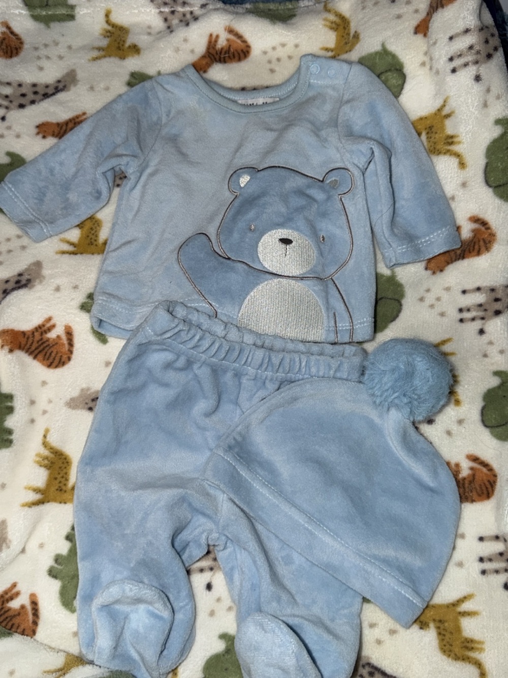 Mini Hop Bear 3-Piece Velour Outfit Set Newborn